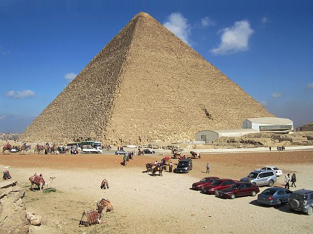 great_pyramid_of_khufu_8591303876